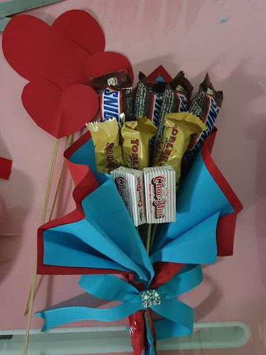 picture of bouquet made of chocolates